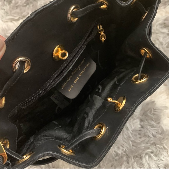 Salvatore Ferragamo drawstring bucket bag - Picture 12 of 15